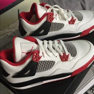 Air Jordan 4 Retro (Flights)